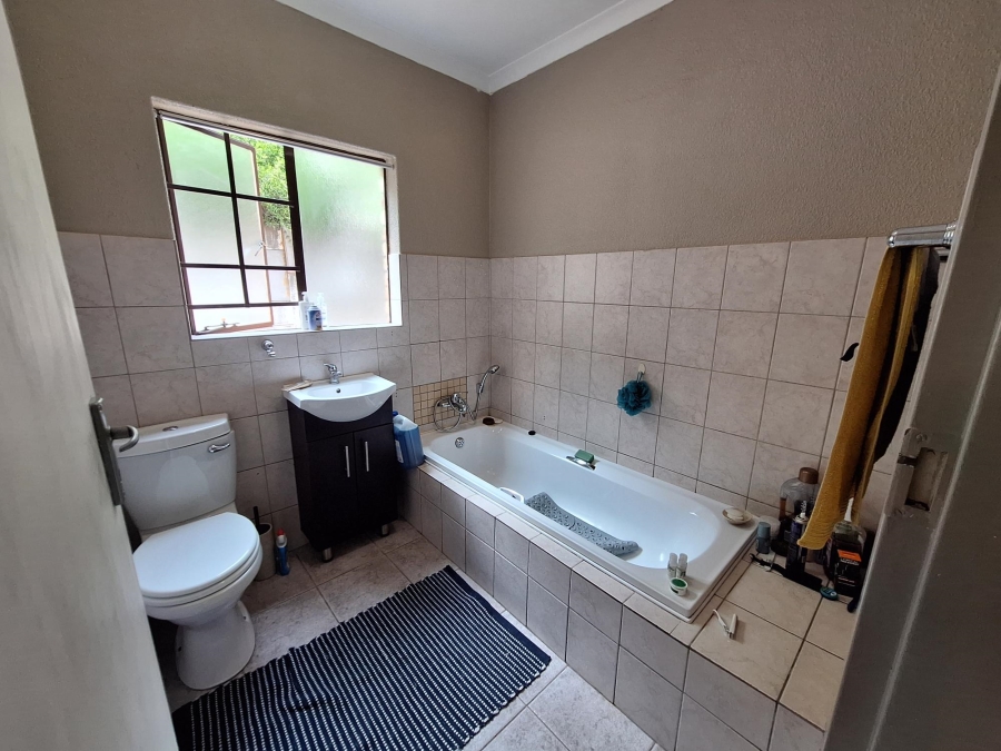 To Let 3 Bedroom Property for Rent in Bodorp North West